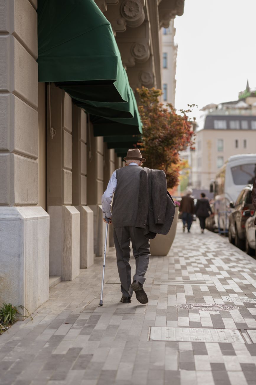 9 Simple Mobility Changes That Help Seniors Stay Independent