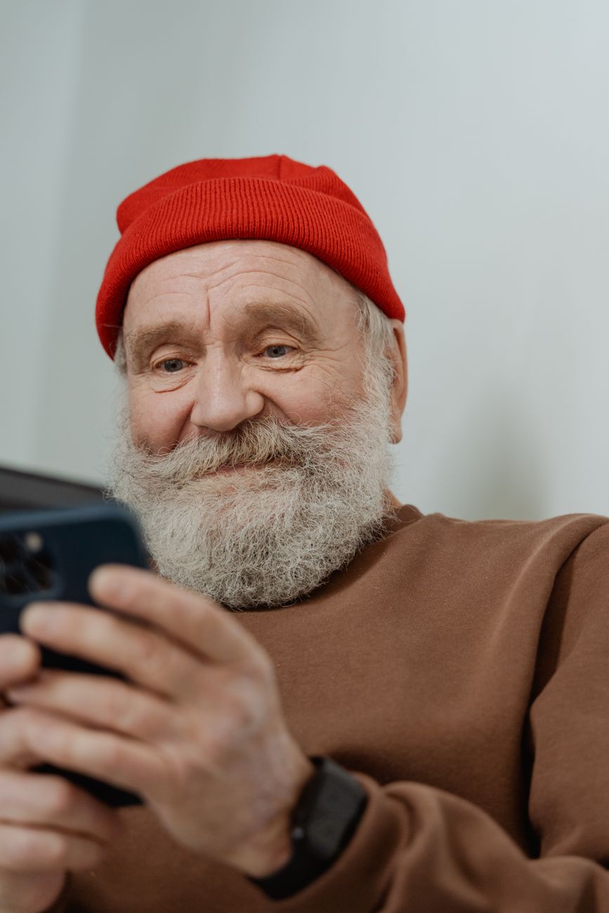 8 Ways to Feel Secure and Connected When You Live by Yourself